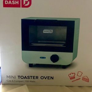 DASH mini toaster oven 550 watts